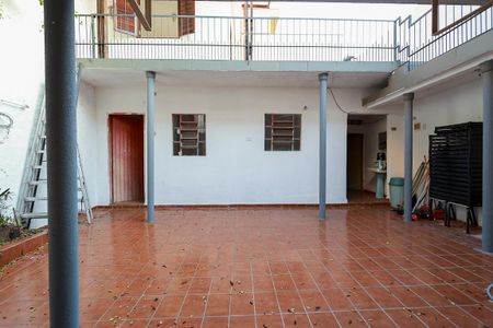 Casa à venda com 256m², 6 quartos e 3 vagas Casa à venda com 256m², 6 quartos e 3 vagasVista do Quarto 1