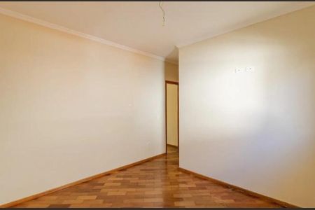 Casa à venda com 200m², 3 quartos e 4 vagas Casa à venda com 200m², 3 quartos e 4 vagasQuarto