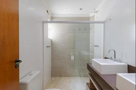 Casa à venda com 200m², 3 quartos e 4 vagas Casa à venda com 200m², 3 quartos e 4 vagasBanheiro