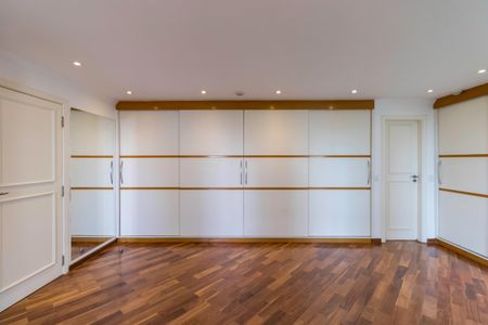 Apartamento à venda com 160m², 3 quartos e 4 vagasQuarto 2