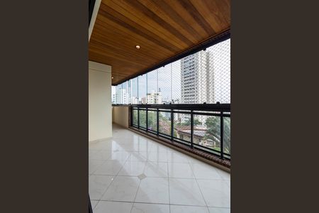 Apartamento à venda com 160m², 3 quartos e 4 vagasvaranda