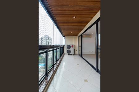 Apartamento à venda com 160m², 3 quartos e 4 vagasvaranda