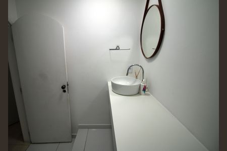 Casa à venda com 230m², 6 quartos e 5 vagasBanheiro 2