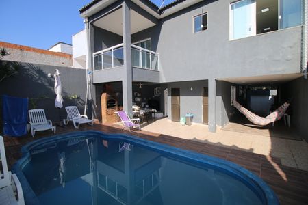 Casa à venda com 230m², 6 quartos e 5 vagasPiscina