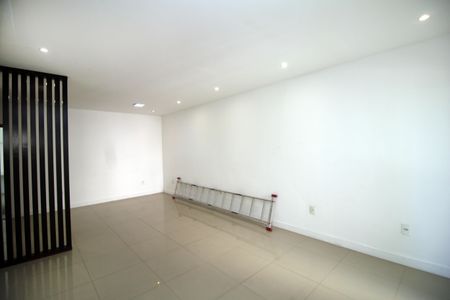 Casa à venda com 230m², 6 quartos e 5 vagasSala