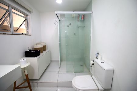 Casa à venda com 230m², 6 quartos e 5 vagasBanheiro 2