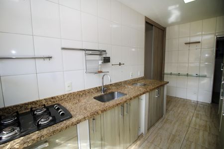 Casa à venda com 230m², 6 quartos e 5 vagasCozinha