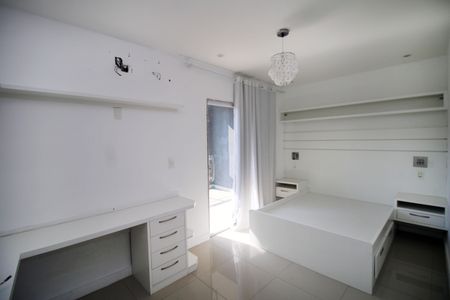 Casa à venda com 230m², 6 quartos e 5 vagasSuíte 1