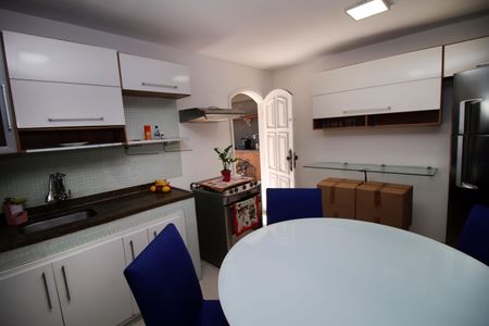 Casa à venda com 230m², 6 quartos e 5 vagasCozinha