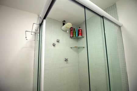 Casa à venda com 230m², 6 quartos e 5 vagasBanheiro 2