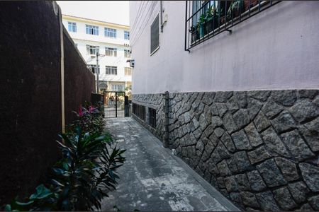 Apartamento à venda com 90m², 2 quartos e sem vaga Apartamento à venda com 90m², 2 quartos e sem vagaHall social