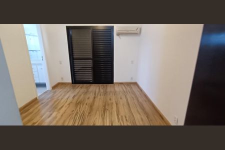 Apartamento à venda com 152m², 4 quartos e 3 vagas Apartamento à venda com 152m², 4 quartos e 3 vagasSuíte 2