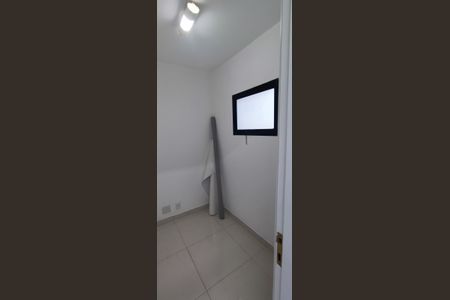 Apartamento à venda com 152m², 4 quartos e 3 vagas Apartamento à venda com 152m², 4 quartos e 3 vagasQuarto de Serviço