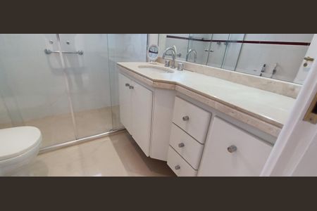 Apartamento à venda com 152m², 4 quartos e 3 vagas Apartamento à venda com 152m², 4 quartos e 3 vagasBanheiro da Suíte 2