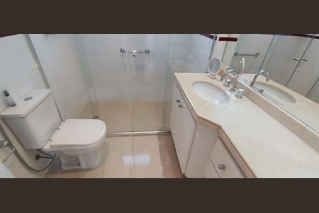 Apartamento à venda com 152m², 4 quartos e 3 vagas Apartamento à venda com 152m², 4 quartos e 3 vagasBanheiro da Suíte 2