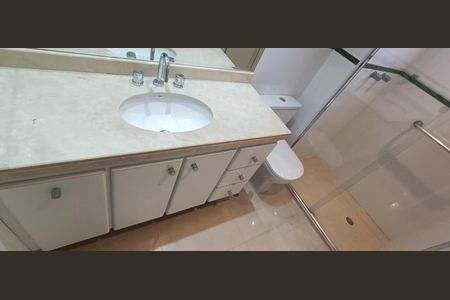 Apartamento à venda com 152m², 4 quartos e 3 vagas Apartamento à venda com 152m², 4 quartos e 3 vagasBanheiro