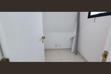 Apartamento à venda com 152m², 4 quartos e 3 vagas Apartamento à venda com 152m², 4 quartos e 3 vagasQuarto de Serviço