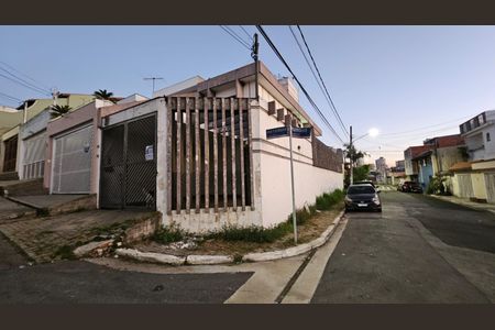 Casa à venda com 120m², 3 quartos e 1 vaga Casa à venda com 120m², 3 quartos e 1 vagaFachada
