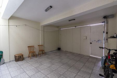 Casa à venda com 137m², 3 quartos e 2 vagas Casa à venda com 137m², 3 quartos e 2 vagasGaragem