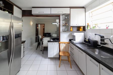 Casa à venda com 137m², 3 quartos e 2 vagas Casa à venda com 137m², 3 quartos e 2 vagasCozinha