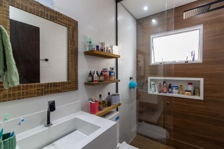 Casa à venda com 137m², 3 quartos e 2 vagas Casa à venda com 137m², 3 quartos e 2 vagasBanheiro da Suíte