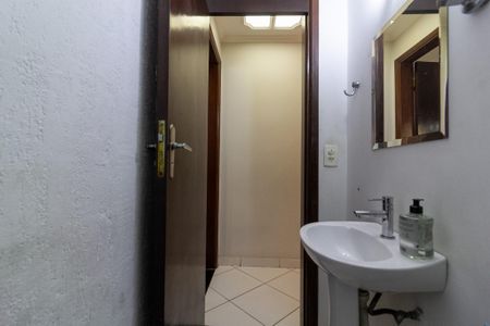 Casa à venda com 137m², 3 quartos e 2 vagas Casa à venda com 137m², 3 quartos e 2 vagasLavabo