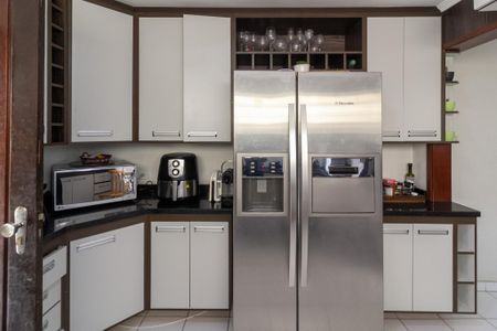 Casa à venda com 137m², 3 quartos e 2 vagas Casa à venda com 137m², 3 quartos e 2 vagasCozinha