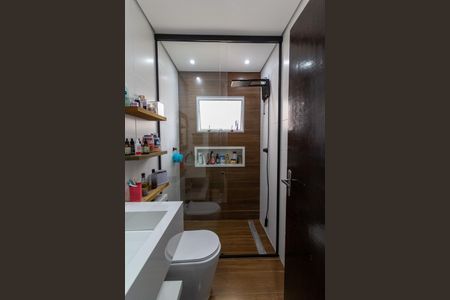 Casa à venda com 137m², 3 quartos e 2 vagas Casa à venda com 137m², 3 quartos e 2 vagasBanheiro da Suíte