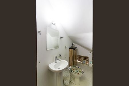 Casa à venda com 137m², 3 quartos e 2 vagas Casa à venda com 137m², 3 quartos e 2 vagasLavabo