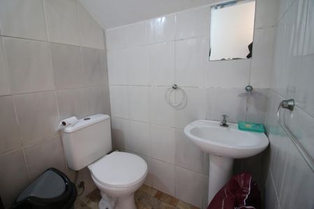 Casa à venda com 199m², 3 quartos e 6 vagasBanheiro externo