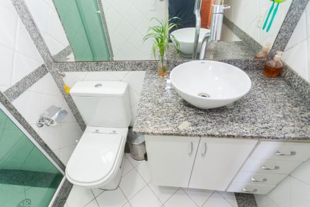 Apartamento à venda com 107m², 3 quartos e 2 vagasBanheiro da Suíte