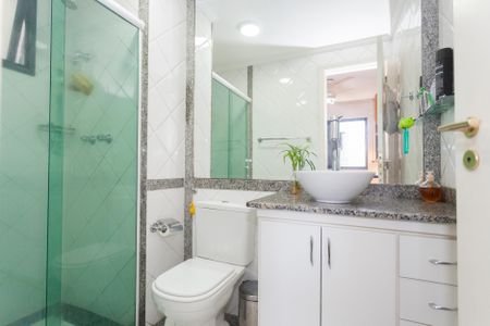 Apartamento à venda com 107m², 3 quartos e 2 vagasBanheiro da Suíte