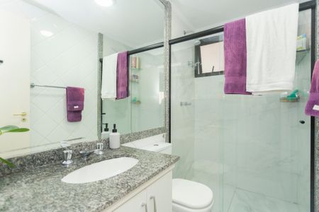 Apartamento à venda com 107m², 3 quartos e 2 vagasBanheiro