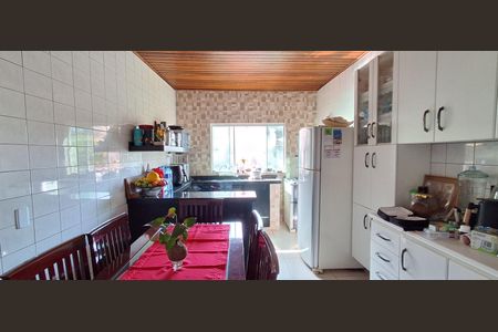 Casa à venda com 175m², 2 quartos e 2 vagas Casa à venda com 175m², 2 quartos e 2 vagasCozinha