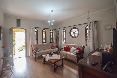 Casa à venda com 140m², 2 quartos e 2 vagas Casa à venda com 140m², 2 quartos e 2 vagasSala