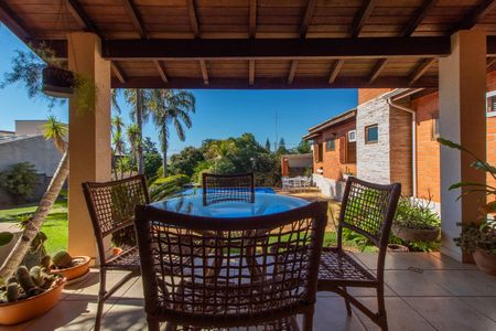 Casa de condomínio à venda com 283m², 3 quartos e 10 vagas Casa de condomínio à venda com 283m², 3 quartos e 10 vagasSala de Jantar