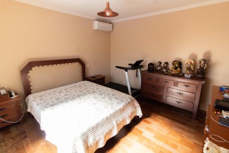 Casa de condomínio à venda com 283m², 3 quartos e 10 vagas Casa de condomínio à venda com 283m², 3 quartos e 10 vagasSuíte 3