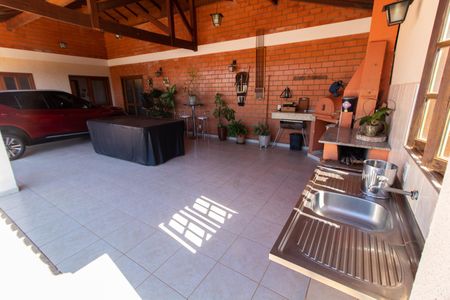 Casa de condomínio à venda com 283m², 3 quartos e 10 vagas Casa de condomínio à venda com 283m², 3 quartos e 10 vagasÁrea Externa