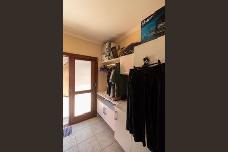Casa de condomínio à venda com 283m², 3 quartos e 10 vagas Casa de condomínio à venda com 283m², 3 quartos e 10 vagasÁrea de Serviço