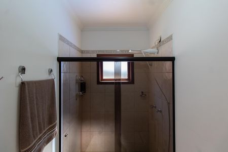 Casa de condomínio à venda com 283m², 3 quartos e 10 vagas Casa de condomínio à venda com 283m², 3 quartos e 10 vagasBanheiro da Suíte
