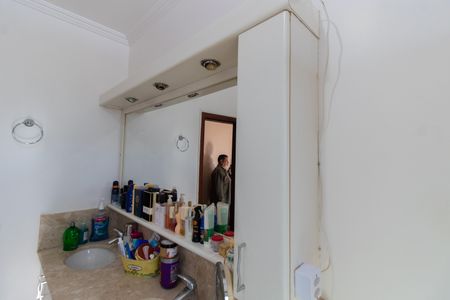 Casa de condomínio à venda com 283m², 3 quartos e 10 vagas Casa de condomínio à venda com 283m², 3 quartos e 10 vagasBanheiro da Suíte 3