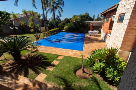 Casa de condomínio à venda com 283m², 3 quartos e 10 vagas Casa de condomínio à venda com 283m², 3 quartos e 10 vagasÁrea Externa