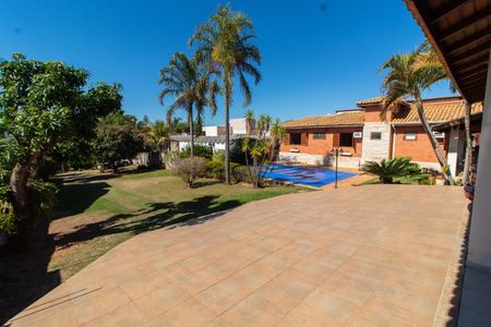 Casa de condomínio à venda com 283m², 3 quartos e 10 vagas Casa de condomínio à venda com 283m², 3 quartos e 10 vagasÁrea Externa