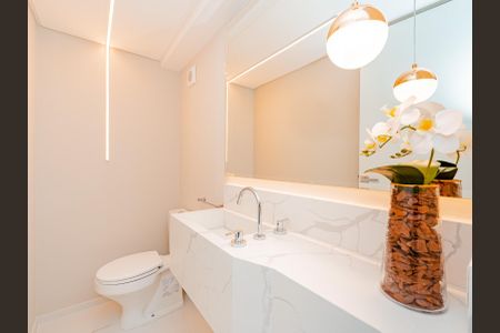 Banheiro de apartamento à venda com 2 quartos, 172m² em Vila Nova Conceição, São Paulo