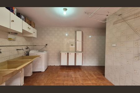 Casa à venda com 300m², 3 quartos e 6 vagasLavanderia