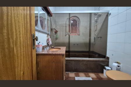 Casa à venda com 300m², 3 quartos e 6 vagasBanheiro