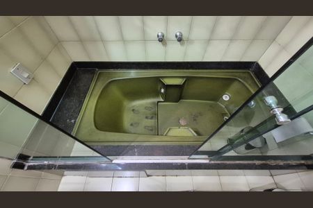 Casa à venda com 300m², 3 quartos e 6 vagasBanheiro da suíte