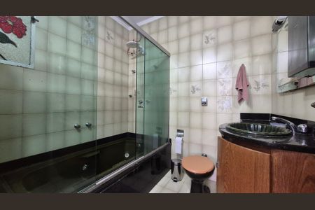 Casa à venda com 300m², 3 quartos e 6 vagasBanheiro da suíte