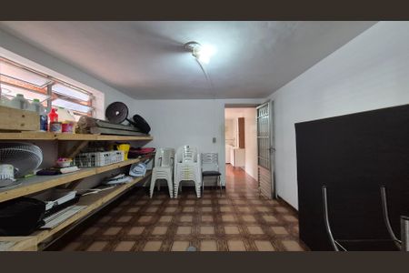 Casa à venda com 300m², 3 quartos e 6 vagasQuarto de serviço