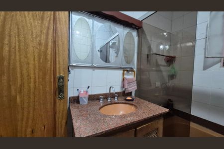 Casa à venda com 300m², 3 quartos e 6 vagasBanheiro